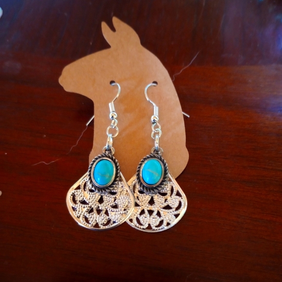 These are one of a kind earrings that I have handmade. - Picture 1 of 1